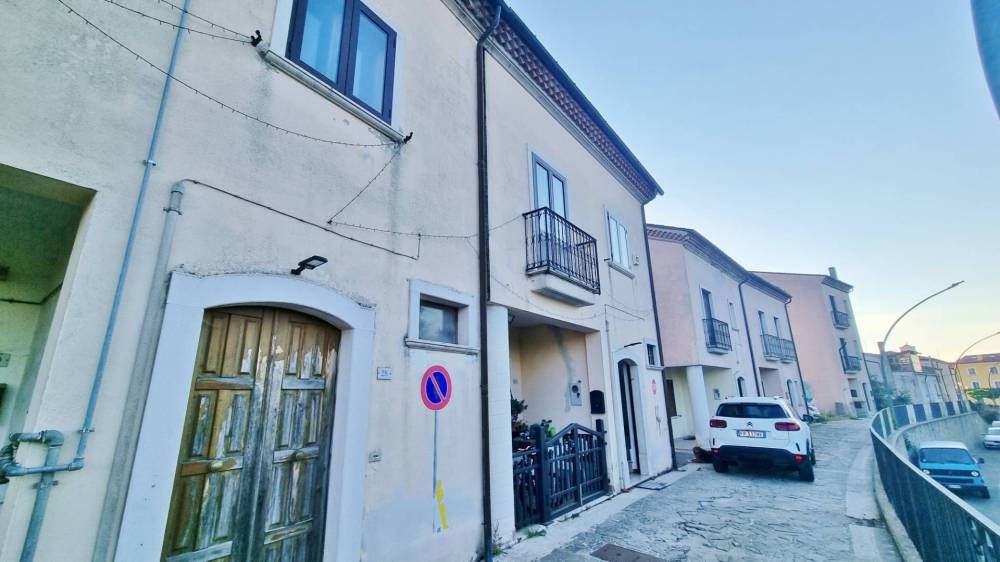 casa indipendente in vendita a Guardia Lombardi