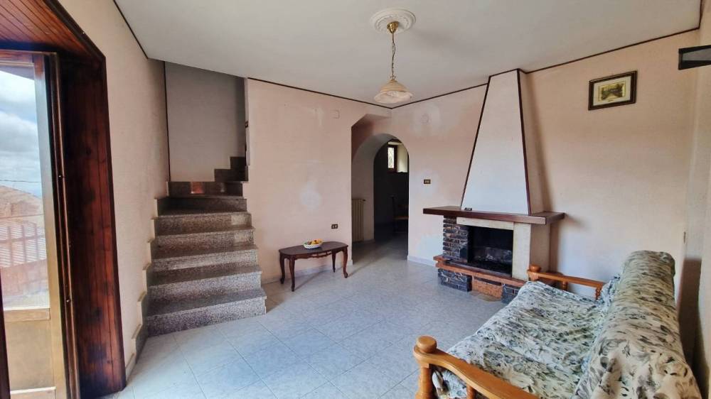 casa indipendente in vendita a Guardia Lombardi