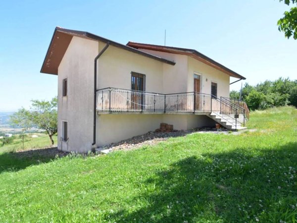 casa indipendente in vendita a Guardia Lombardi