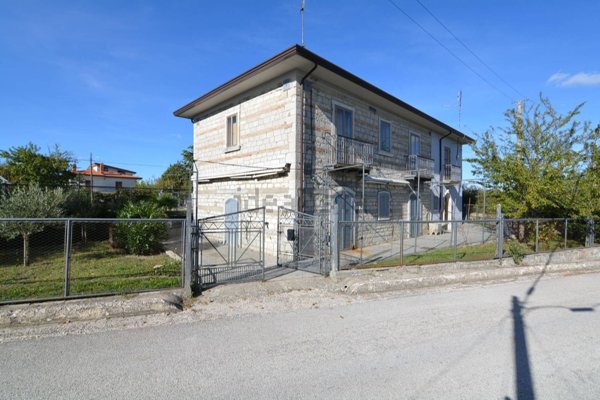 pentavano in vendita a Guardia Lombardi