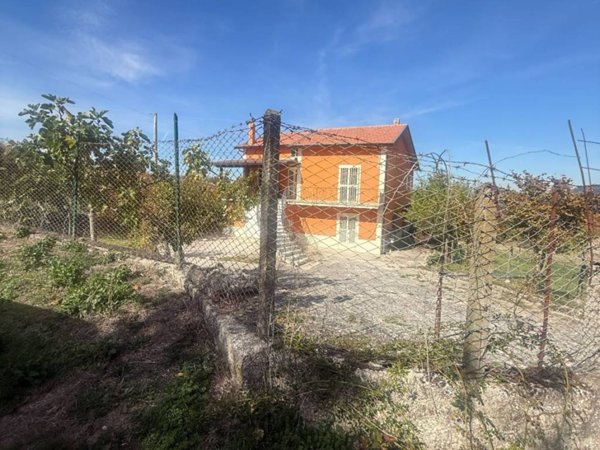 casa indipendente in vendita a Guardia Lombardi