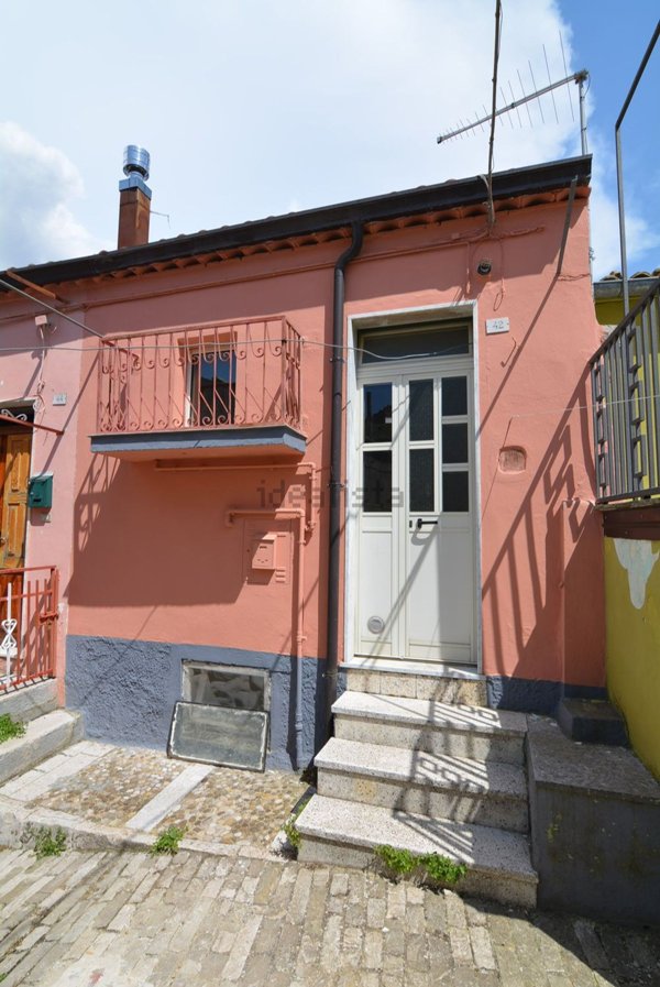 casa indipendente in vendita a Lacedonia