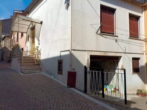 casa indipendente in vendita a Lapio