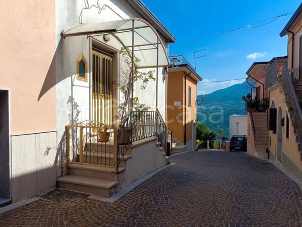 casa indipendente in vendita a Lapio