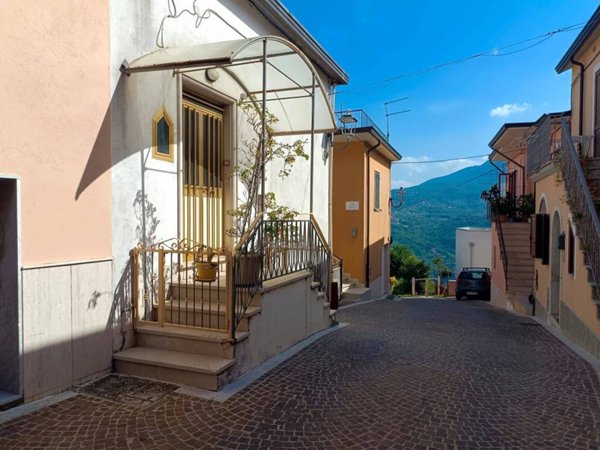 casa indipendente in vendita a Lapio