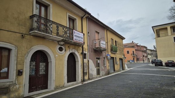 casa semindipendente in vendita a Lapio