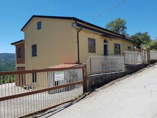casa indipendente in vendita a Lapio