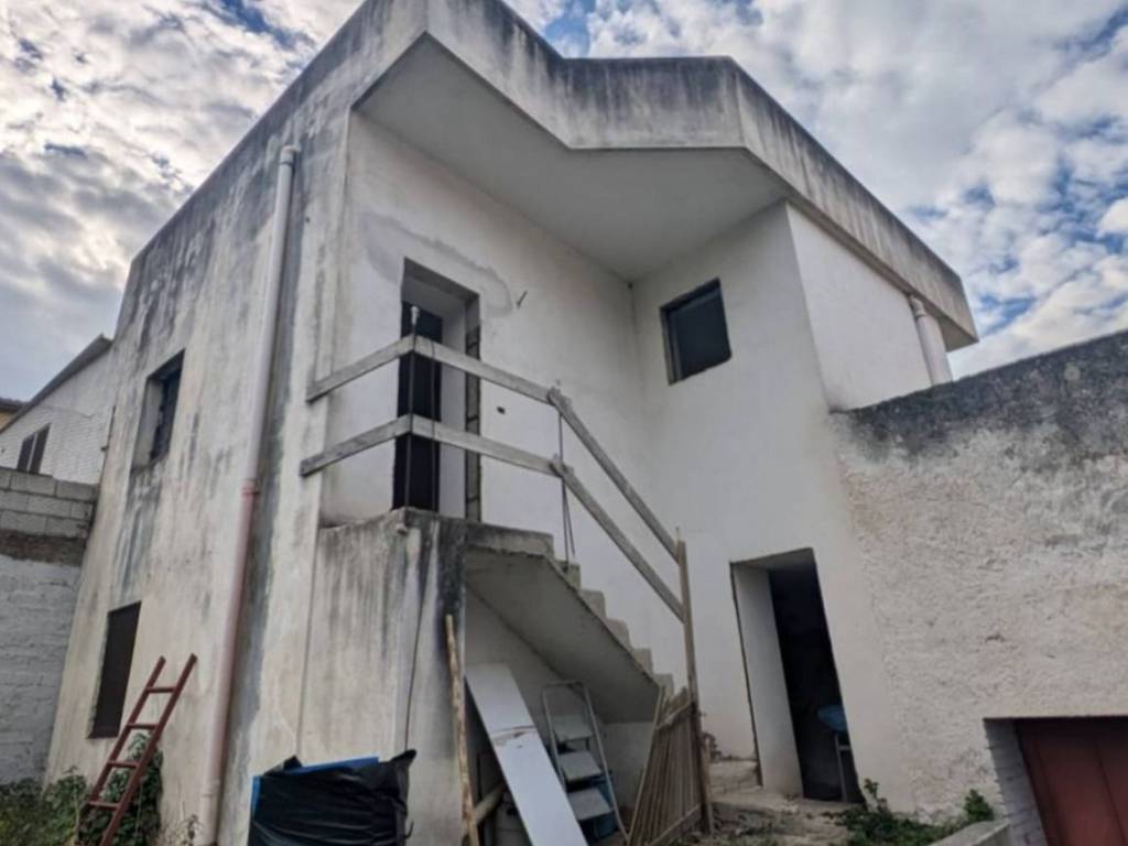intera palazzina in vendita a Lauro