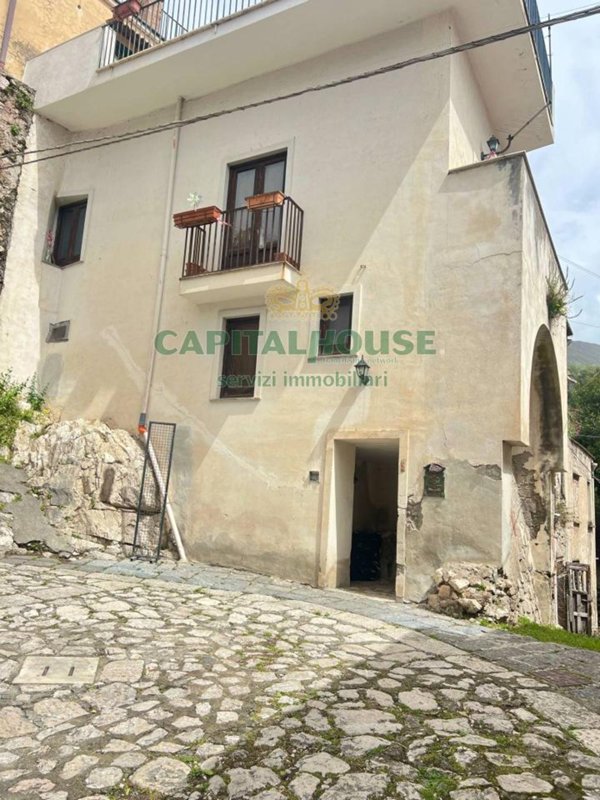 casa indipendente in vendita a Lauro