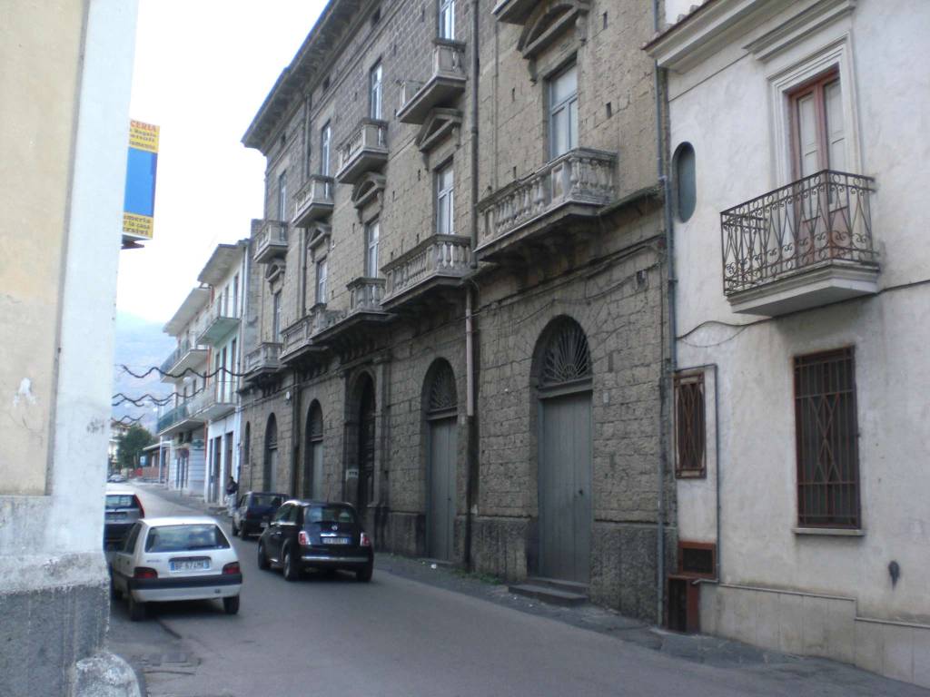 intera palazzina in vendita a Lauro