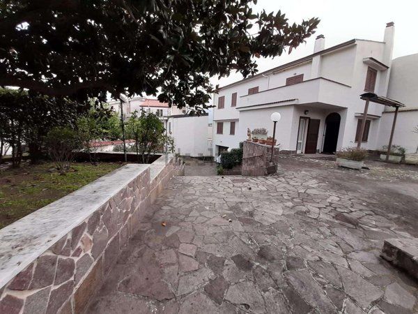 casa indipendente in vendita a Lauro