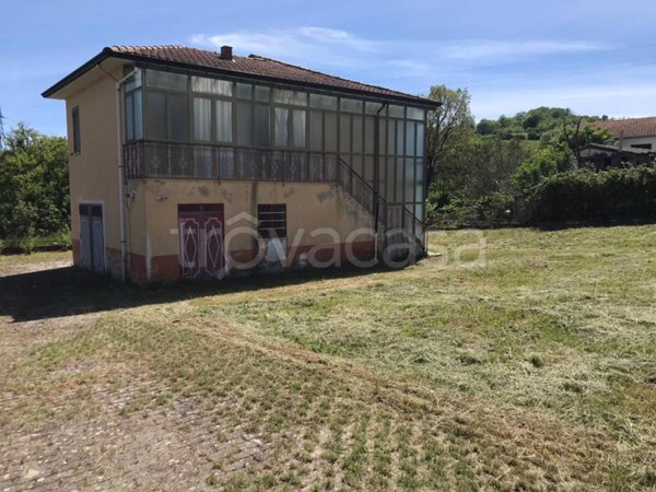 casa indipendente in vendita a Lioni