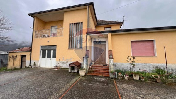 casale in vendita a Lioni
