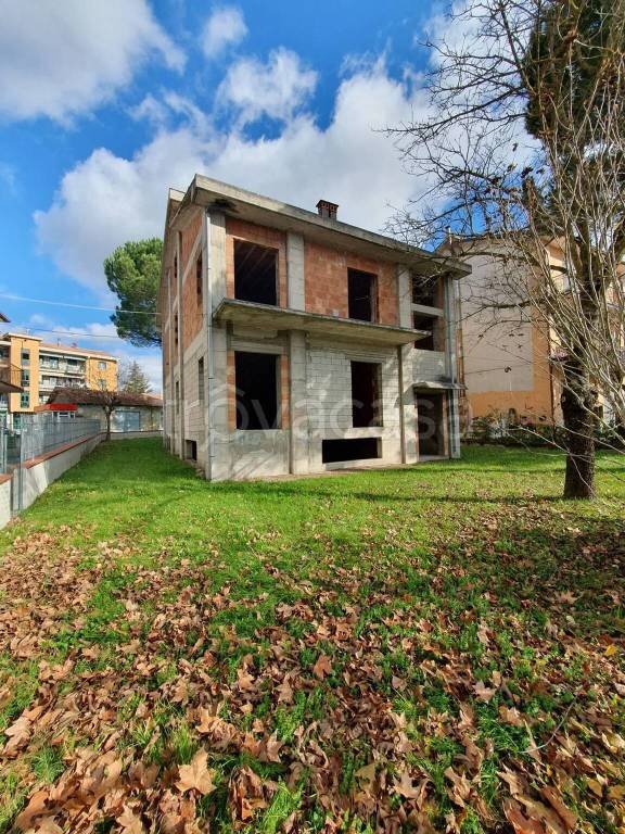 casa indipendente in vendita a Lioni