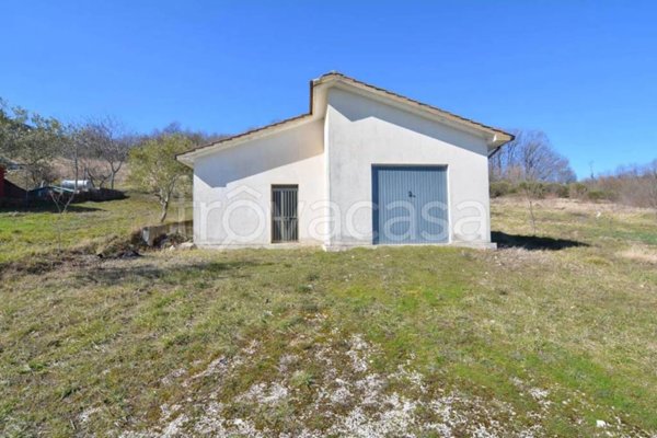 casa indipendente in vendita a Lioni