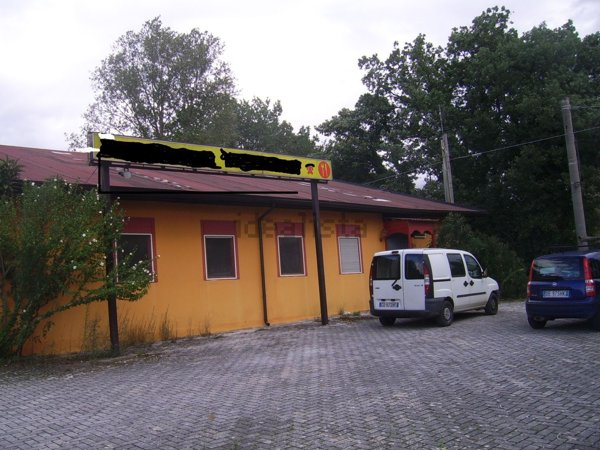 locale commerciale in vendita a Lioni