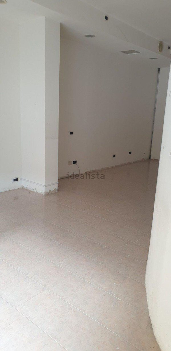 locale commerciale in vendita a Lioni