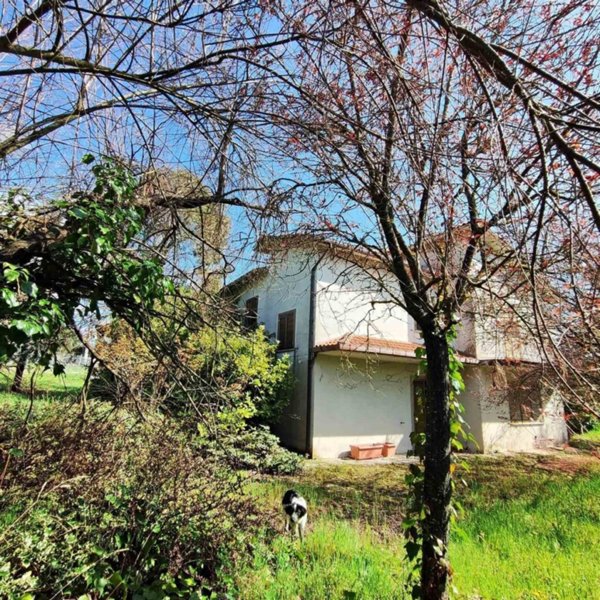 casa indipendente in vendita a Lioni