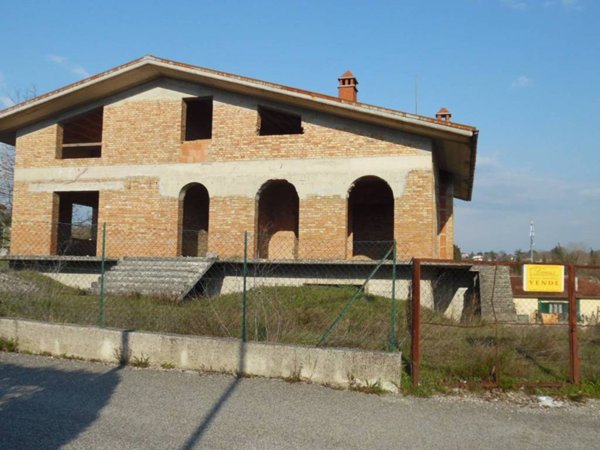 casa indipendente in vendita a Lioni