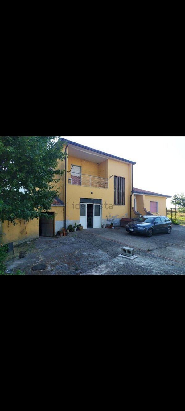 casa indipendente in vendita a Lioni