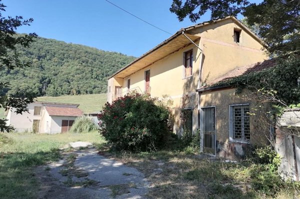 casale in vendita a Lioni