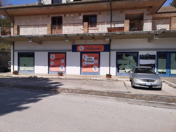 negozio in vendita a Luogosano