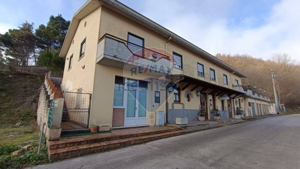 negozio in vendita a Manocalzati