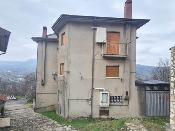 appartamento in vendita a Manocalzati in zona San Barbato