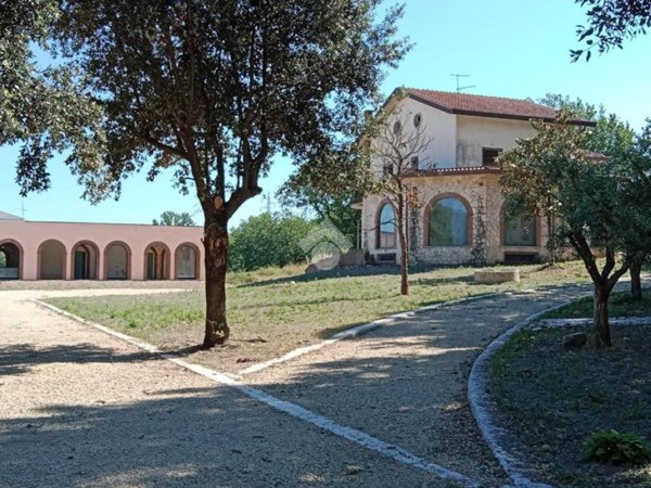 negozio in vendita a Manocalzati