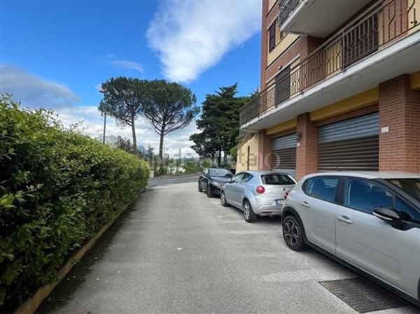 locale commerciale in vendita a Manocalzati