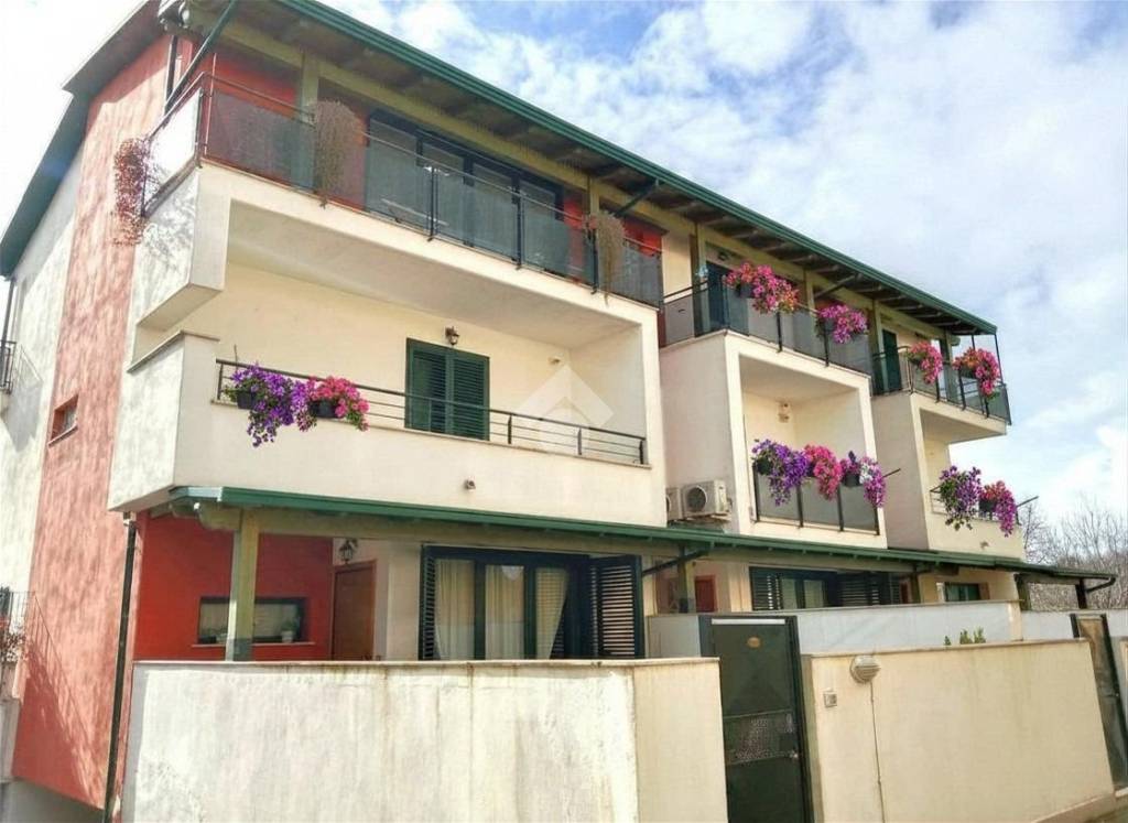 casa indipendente in vendita a Manocalzati