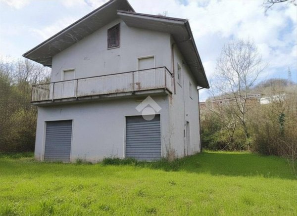 casa indipendente in vendita a Manocalzati