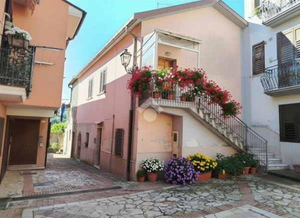 casa indipendente in vendita a Manocalzati