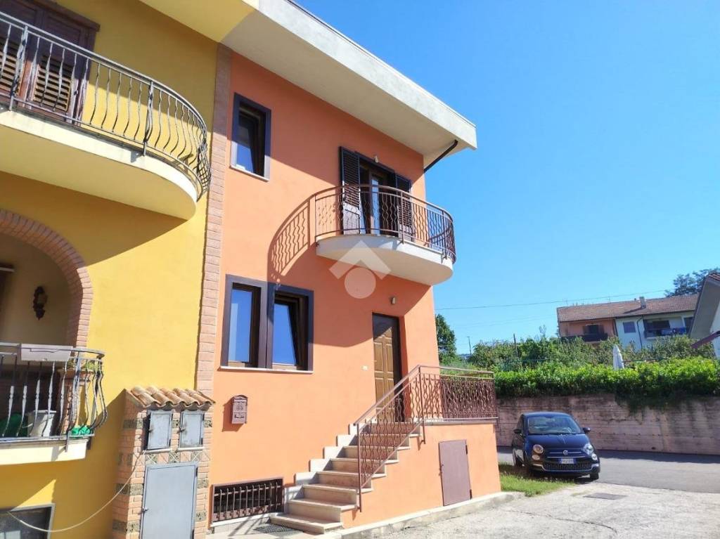casa indipendente in vendita a Manocalzati