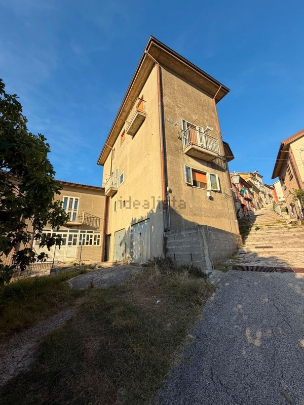 appartamento in vendita a Manocalzati in zona San Barbato