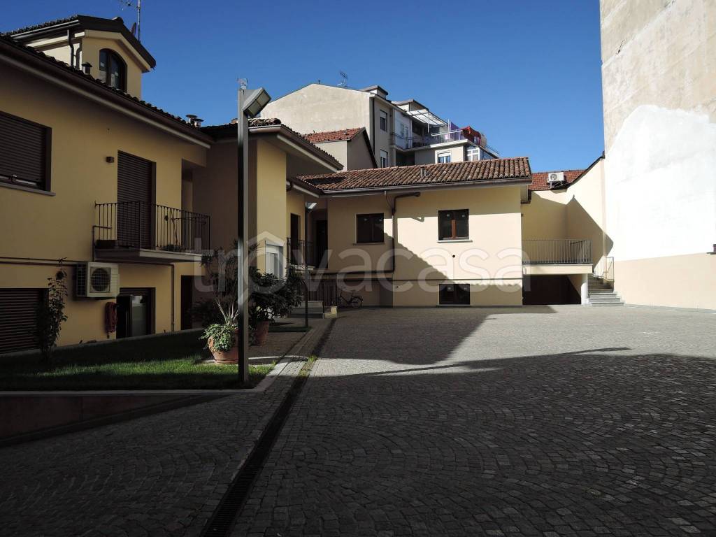 appartamento in vendita ad Alba
