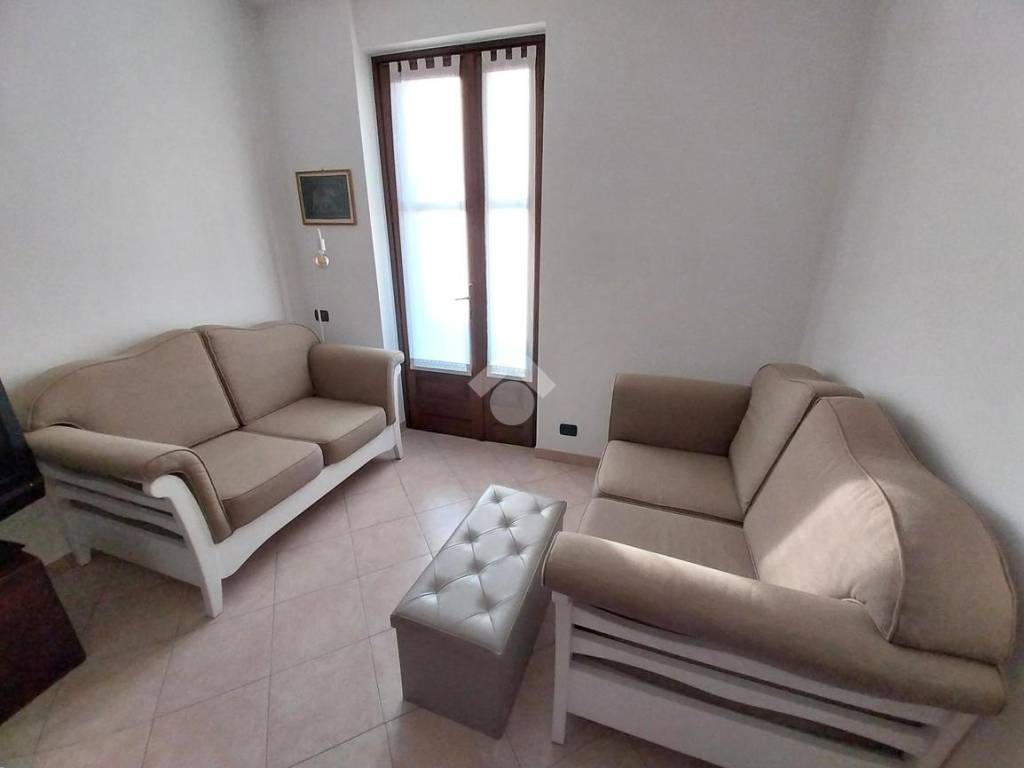 casa indipendente in vendita ad Alba