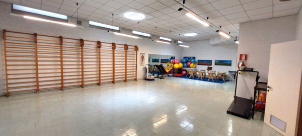 locale di sgombero in vendita ad Alba