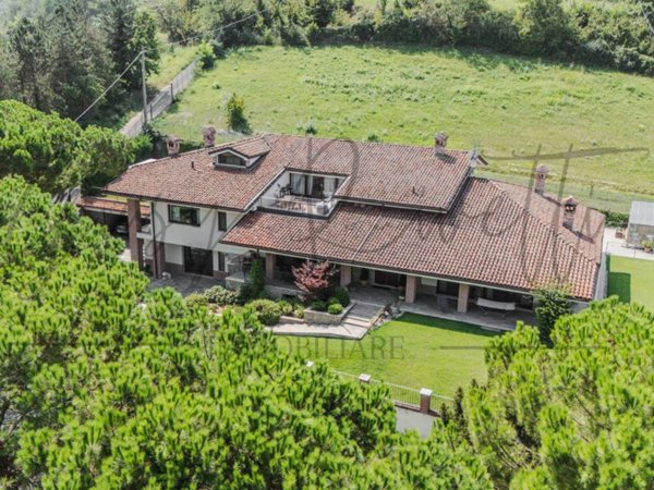 casa indipendente in vendita ad Alba