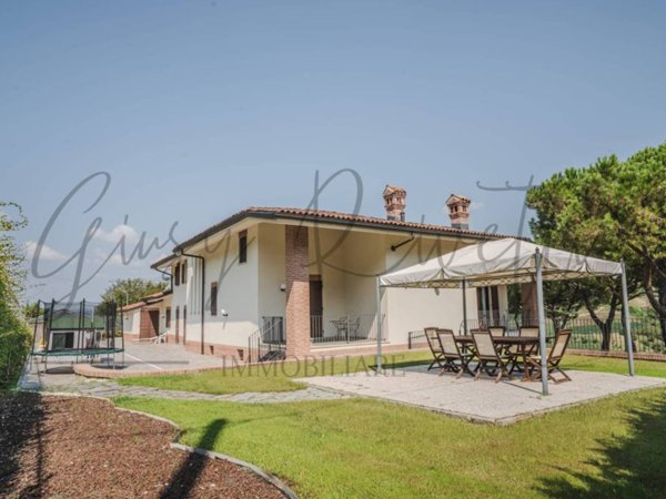 casa indipendente in vendita ad Alba