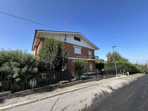 casa indipendente in vendita ad Alba