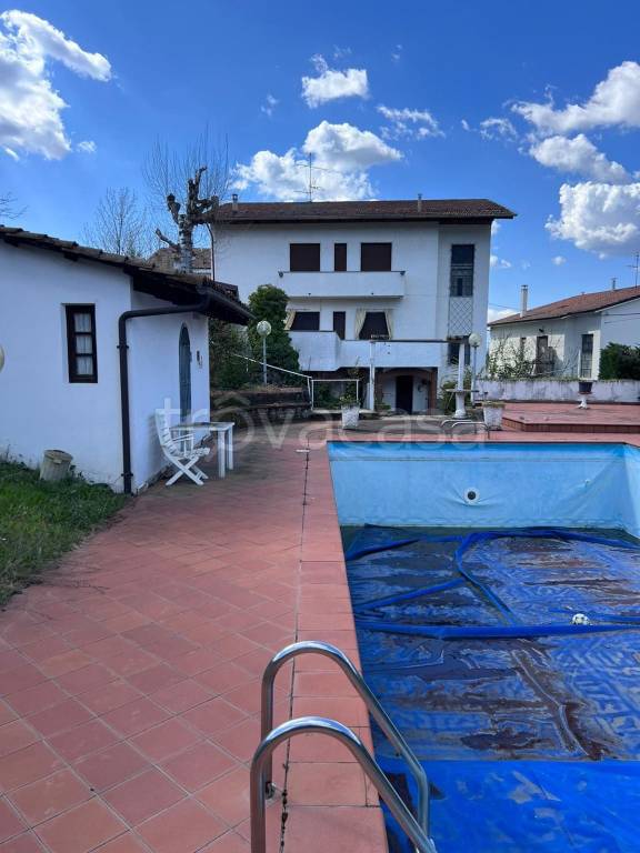 casa indipendente in vendita ad Alba