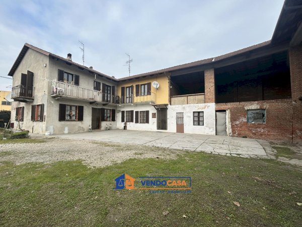 casa indipendente in vendita ad Alba