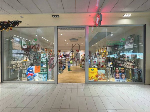 negozio in vendita ad Alba in zona Mussotto