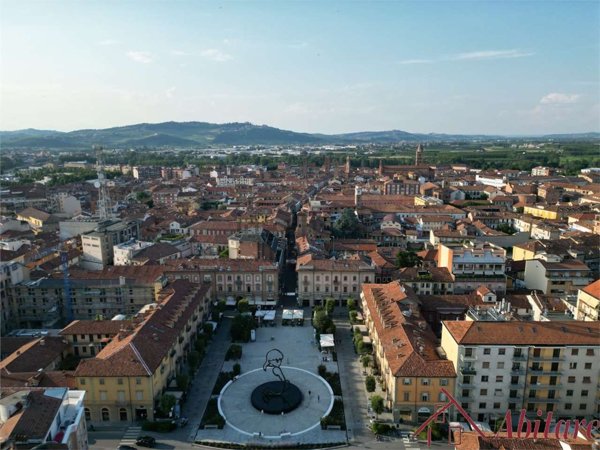 ufficio in vendita ad Alba