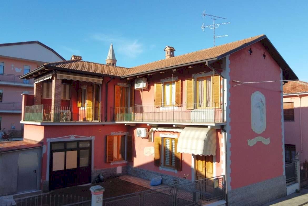 casa indipendente in vendita ad Alba
