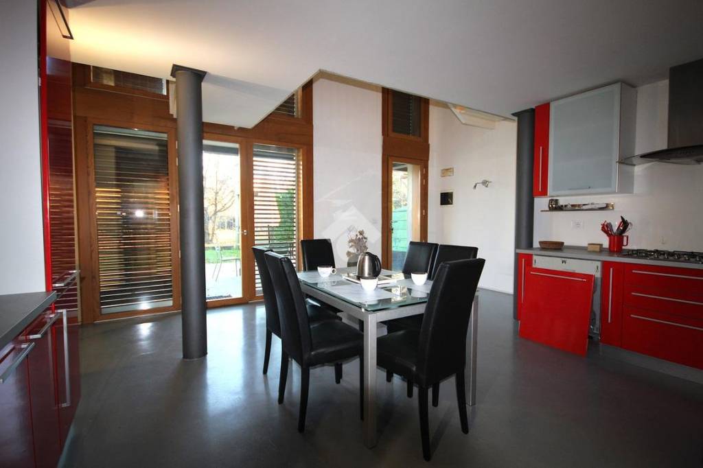 casa indipendente in vendita ad Alba in zona Mussotto