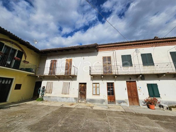 casa indipendente in vendita ad Alba