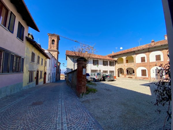 casa indipendente in vendita ad Alba