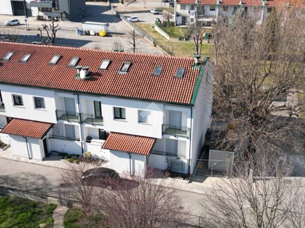 casa indipendente in vendita ad Alba